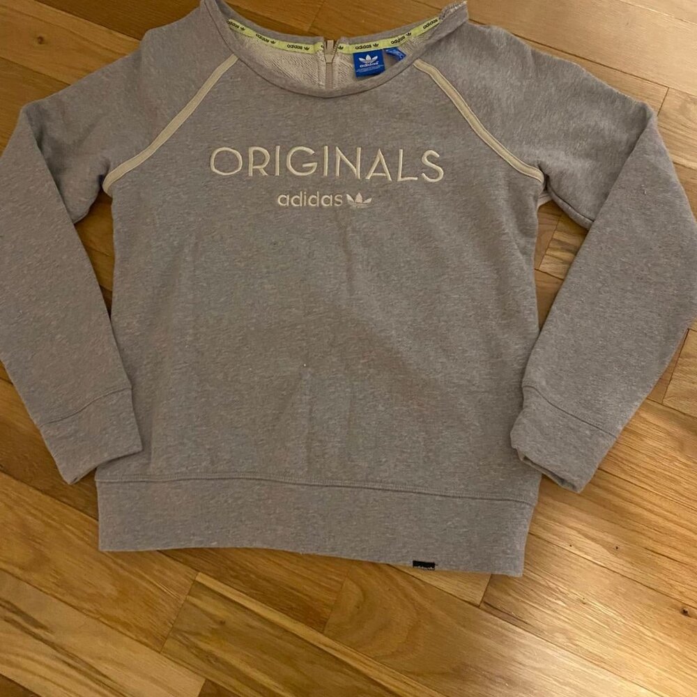 SALE!3 for $ 10 ADIDAS SWEATSHIRT